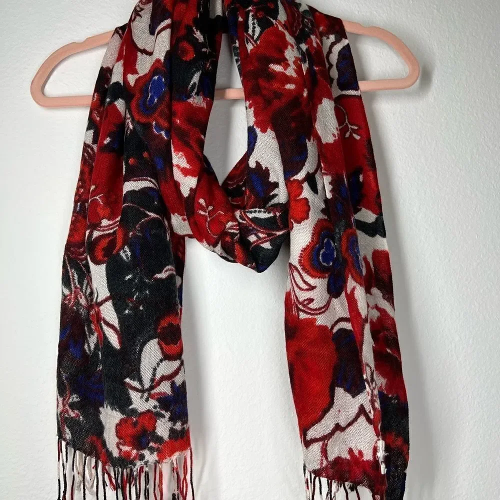 Scarf size 29’’ x 76’’ warm